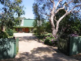 Pelican Bay Bed and Breakfast - Coogee Beach Accommodation