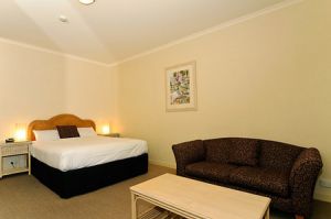 Quality Hotel Tiffins on the Park - Coogee Beach Accommodation