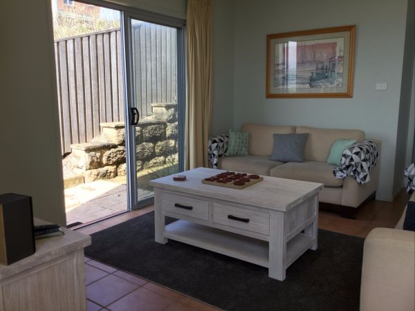 Culburra Cottage - Coogee Beach Accommodation