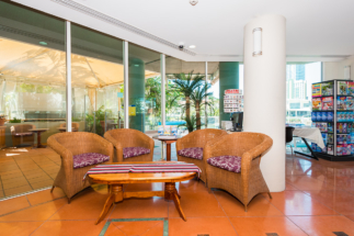 The Emerald Surfers Paradise - Coogee Beach Accommodation